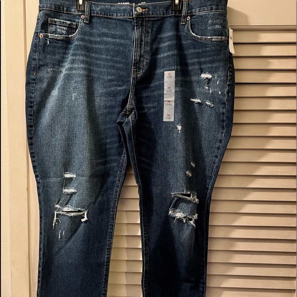 Old Navy ripped boyfriend crops